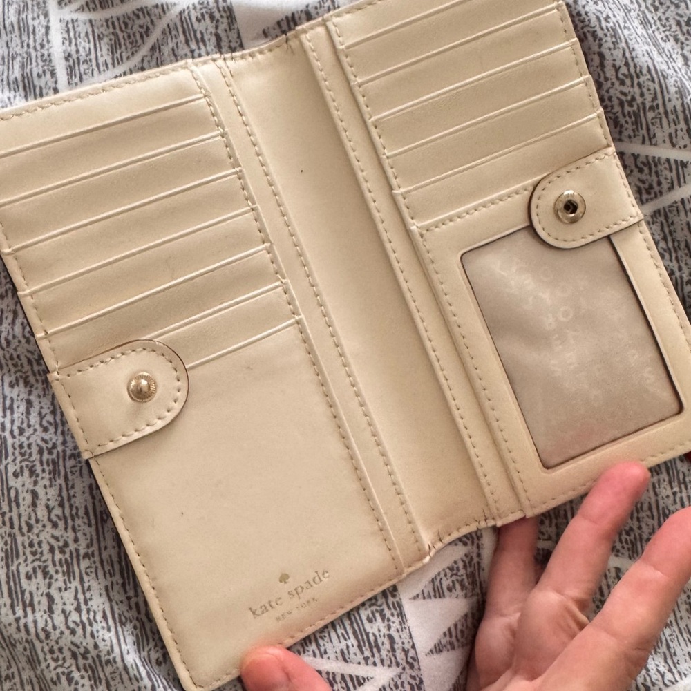 Kate Spade wallet - Picture 2 of 4
